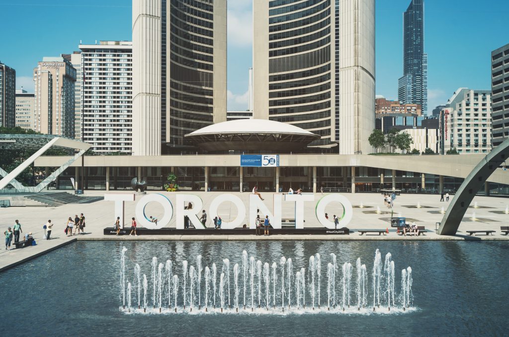 toronto-city-hall-1030722_pixabay