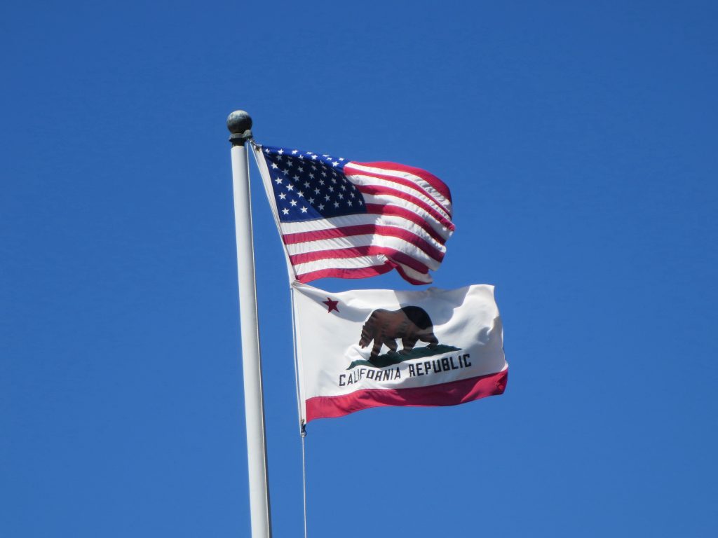 flag-331755_CALIFORNIA_pixabay